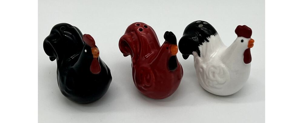 Vtg Set Rooster Hen Chicken Ceramic Salt & Pepper Cooking Shakers Kitchen Decor